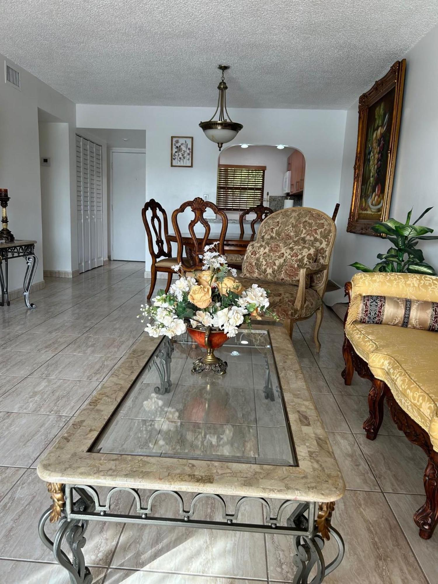 Beautiful Apartment With Very Elegant Colonial Decoration Tamiami Ngoại thất bức ảnh